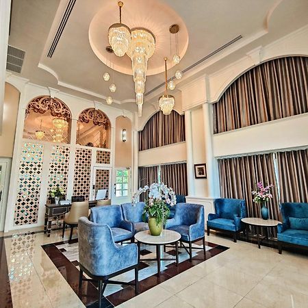 Siri Grand Bangkok Hotel Экстерьер фото